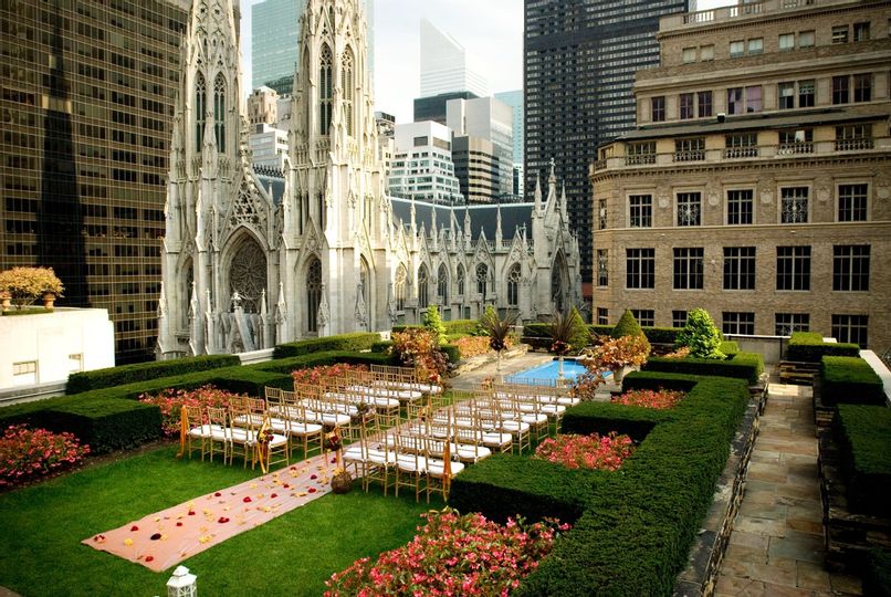 620 Loft & Garden outdoor Terrace overlooking St Patrick Cathedral 